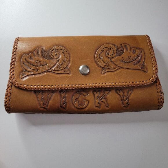 Leather Wallet Etched Vicky Brown Flowers Bird Snap Stitched Edge 9 Inches Wide - Picture 1 of 9
